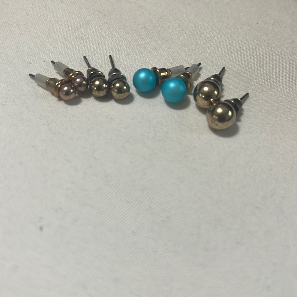 Gold earrings